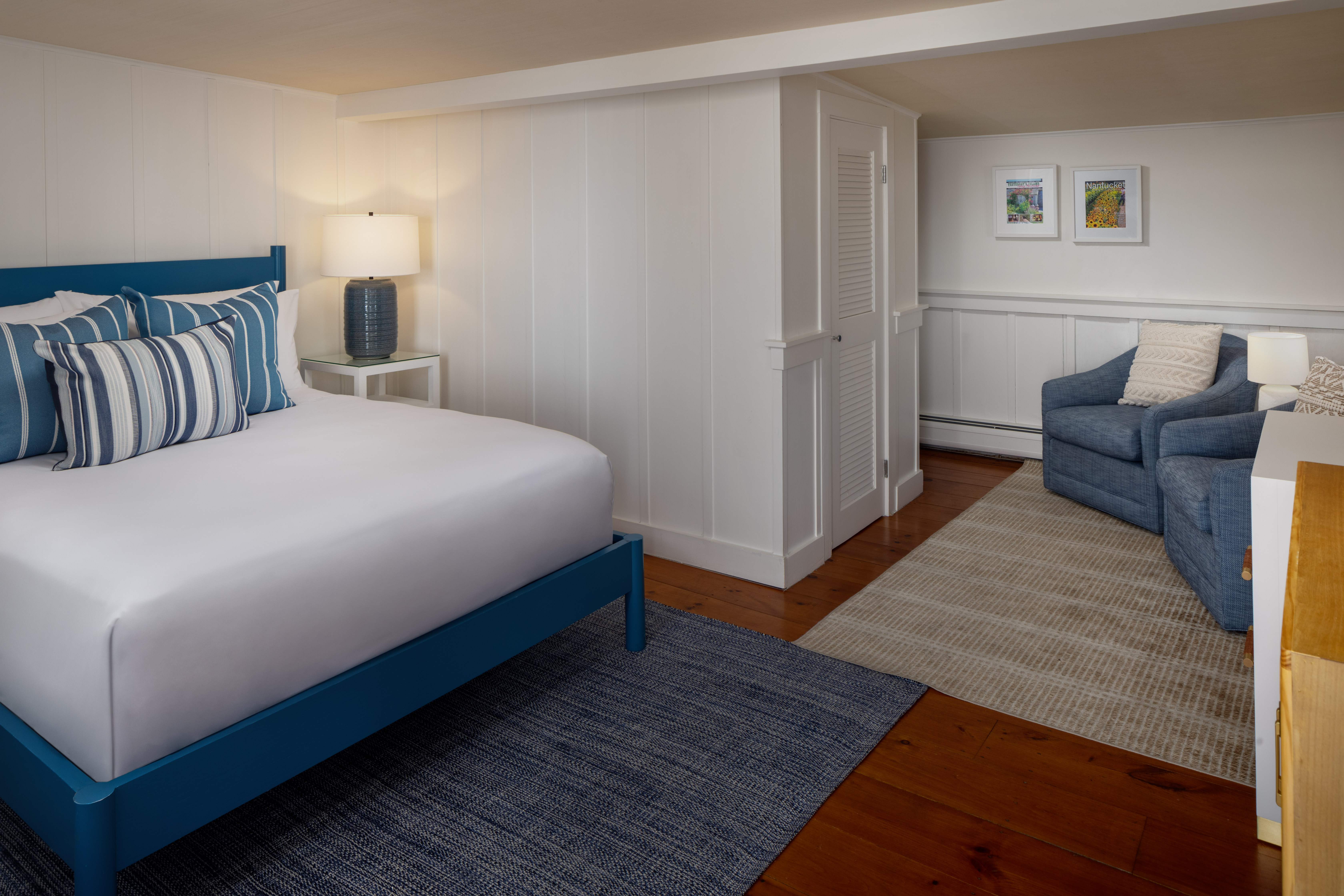 The Gardening Room at 76 Main Ink Press Hotel