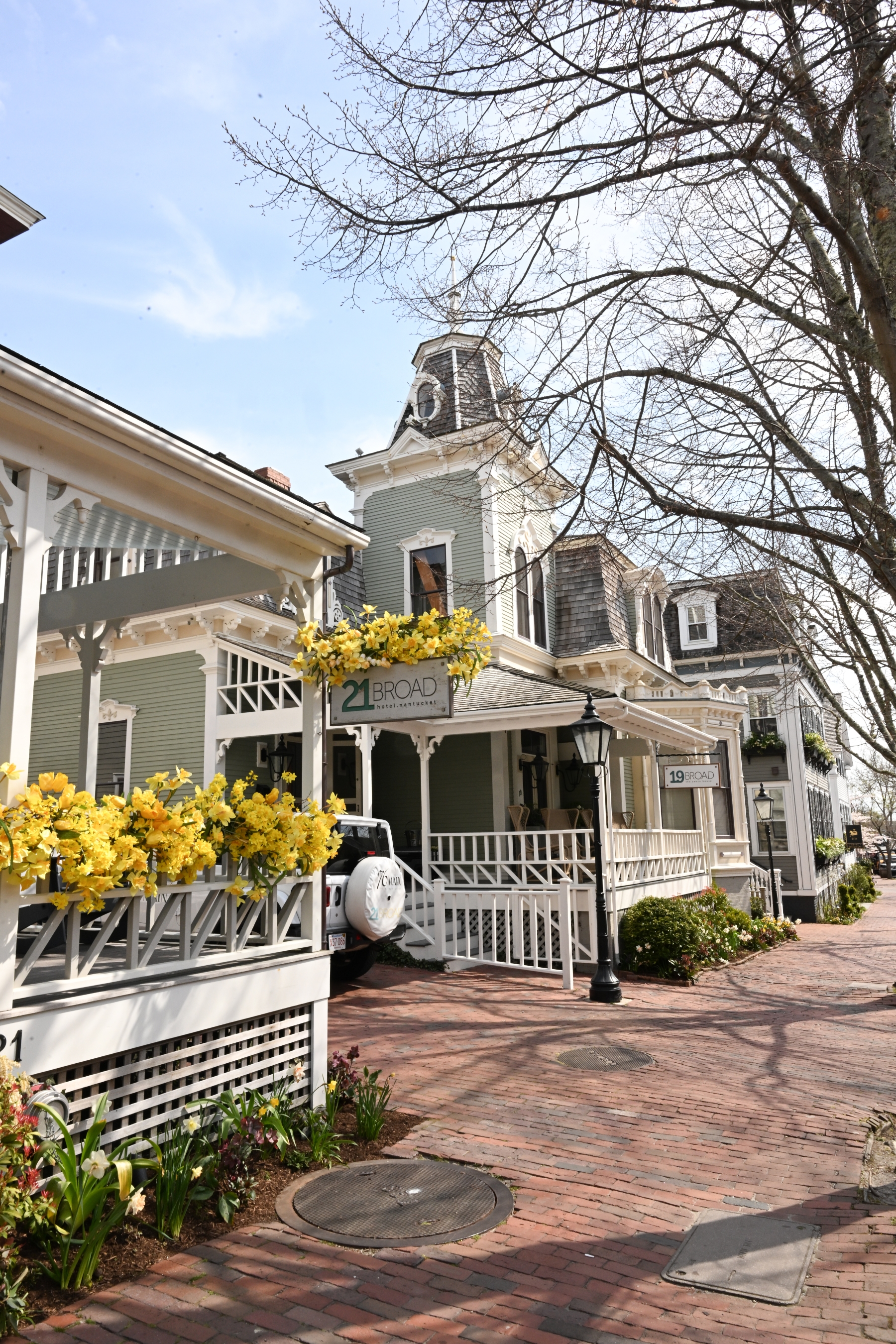 21 Broad and the Swain House exterior
