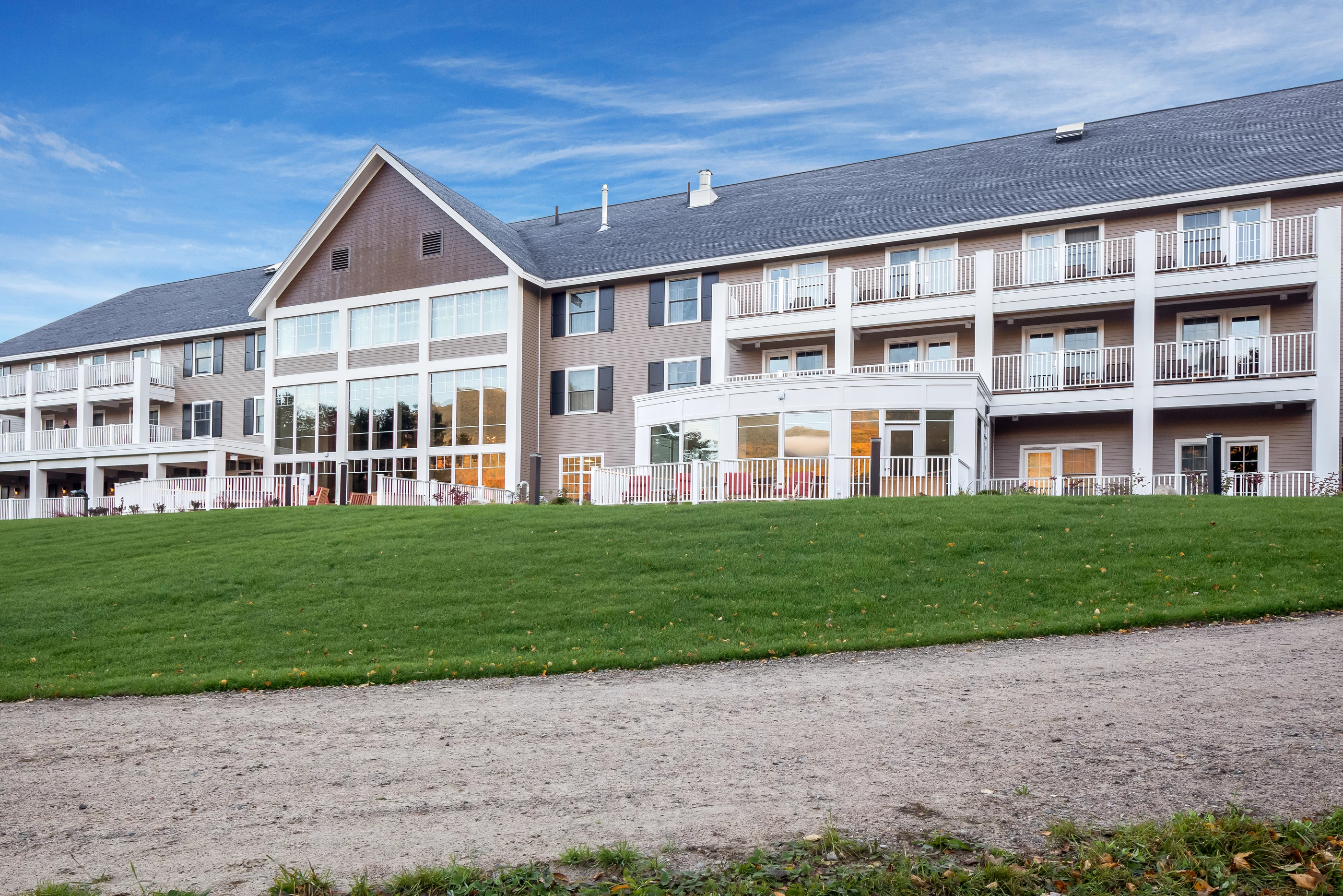 View of the backside of The Glen House hotel